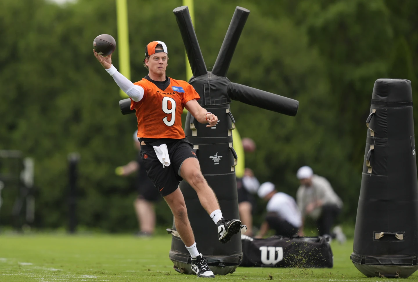 Burrow Making Progress in Wrist Rehab