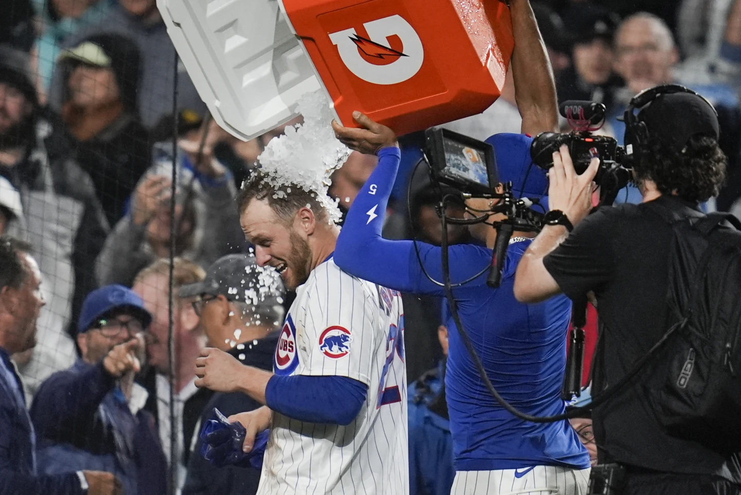 Cubs Win 3-2 with Walk-Off Home Run by Busch